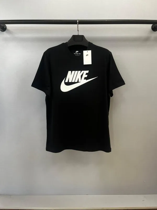 Nike t-shirt 